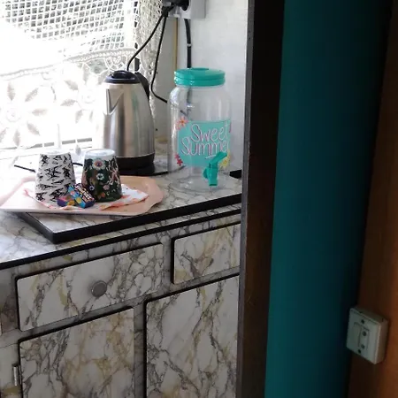 Dolly Waikiki Bed & Breakfast *